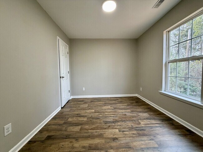 Building Photo - 3746 Glenwood Dr