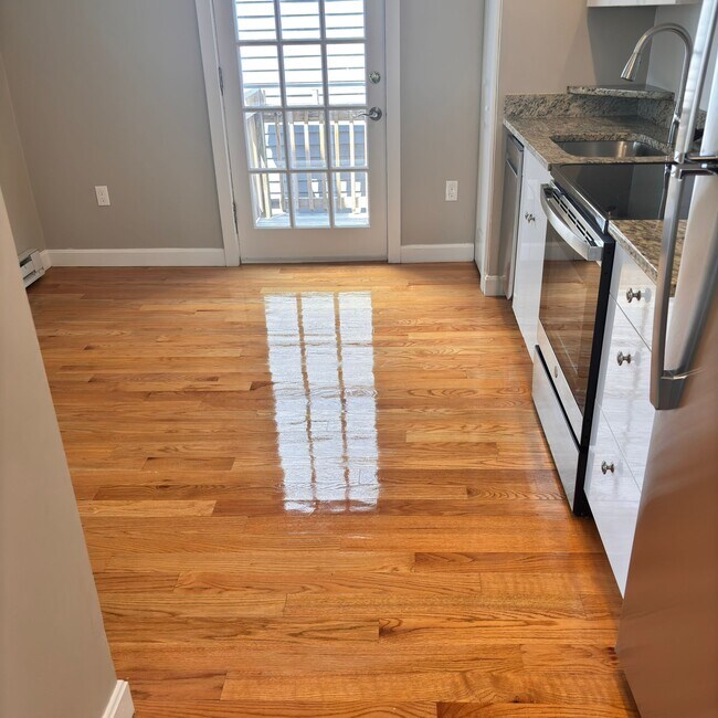 Building Photo - 1084 Dorchester Ave