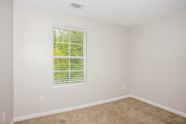 Building Photo - 2201 Grove Landing Way