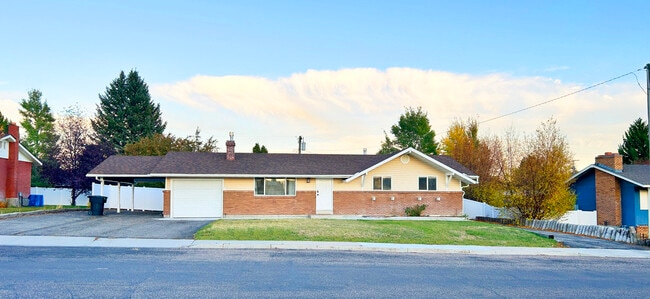 Primary Photo - 341 3rd W