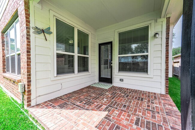Building Photo - 7507 Lone Star Jct St
