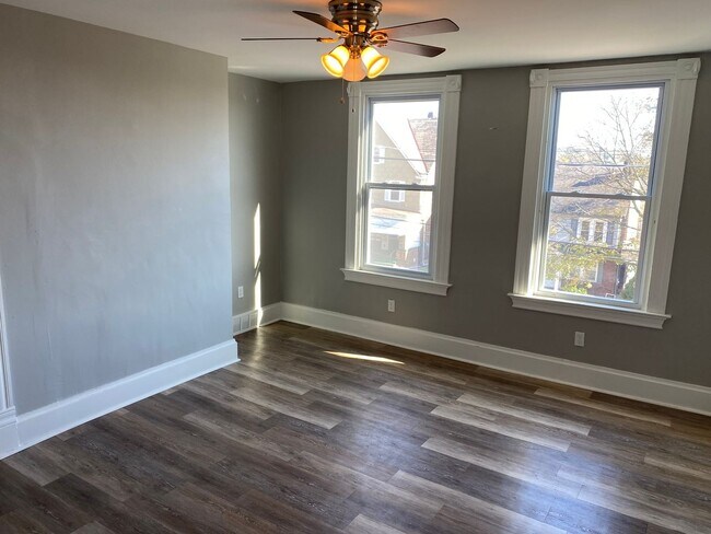 Building Photo - 181 N Balph Ave