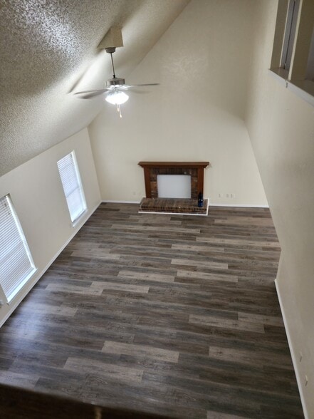 Building Photo - 911 Wellridge Dr