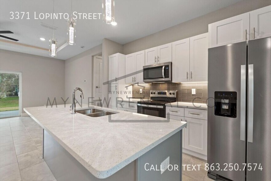Building Photo - 3371 Lopinto St