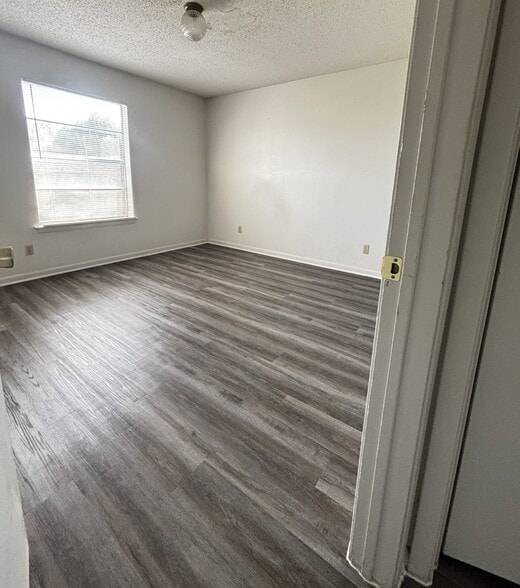 Building Photo - 4801 Rainbow Cir
