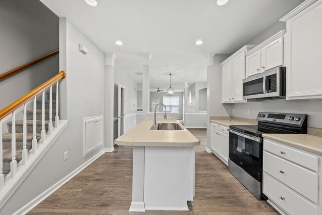 Building Photo - 8916 Camden Park Dr
