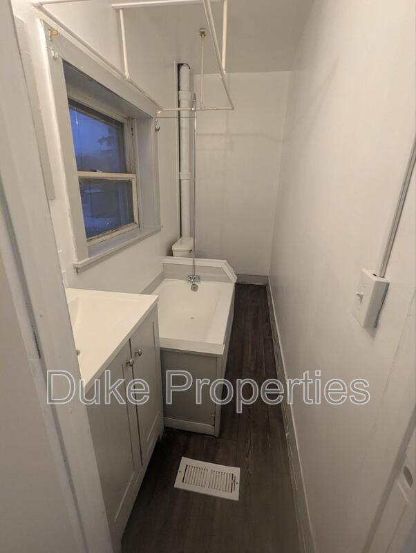 Building Photo - 431 W State St