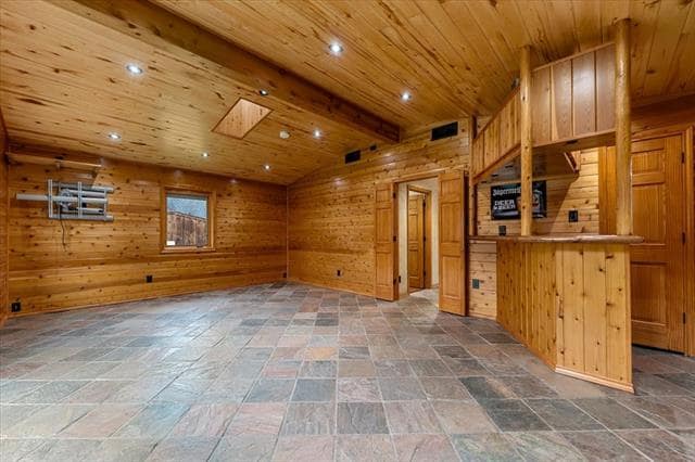 Building Photo - 20 Timberline Dr