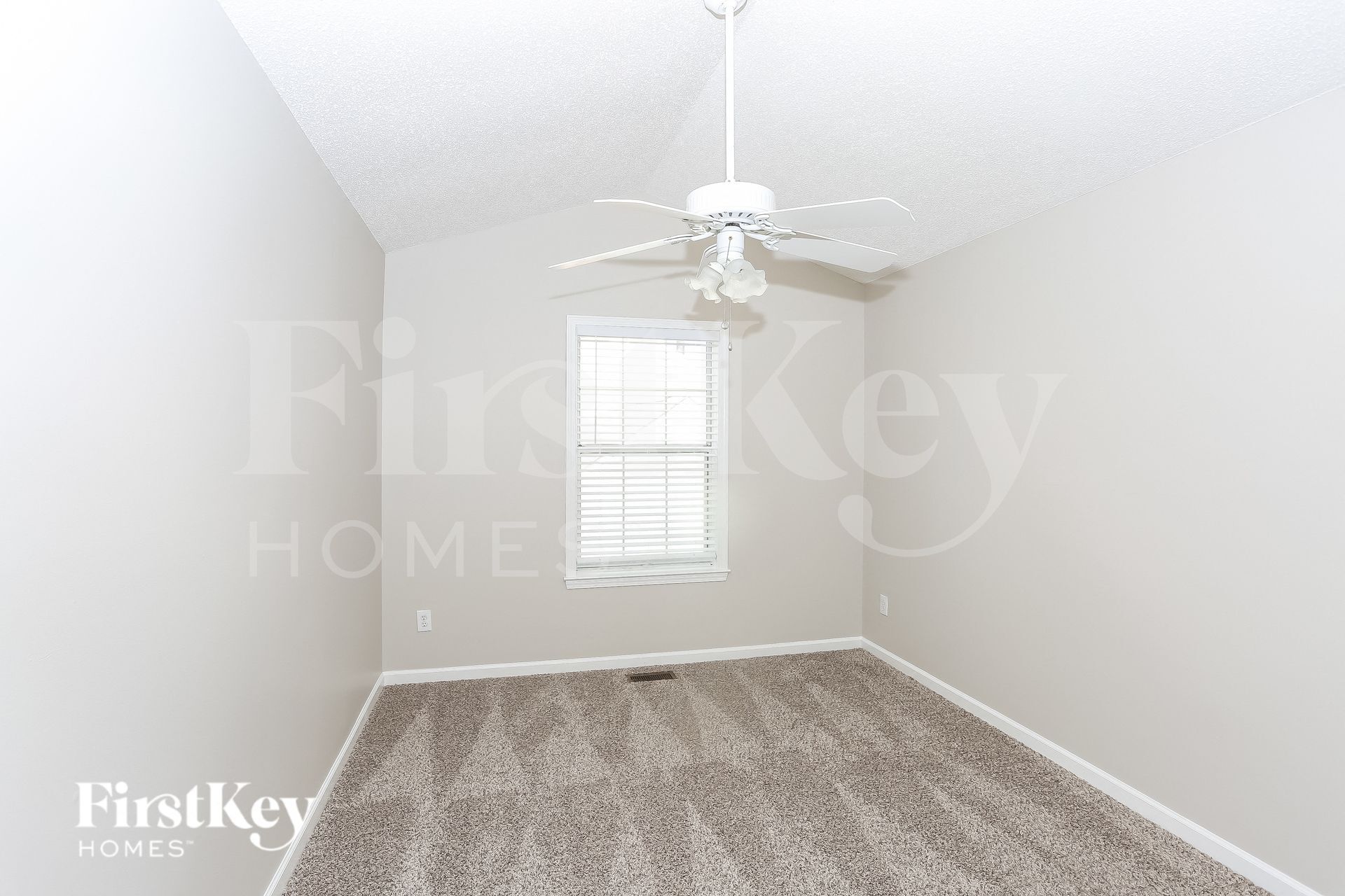 Building Photo - 6010 Elm Cove Ln