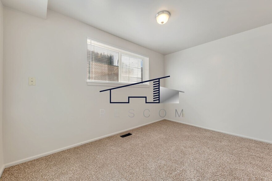 Building Photo - 800 State St