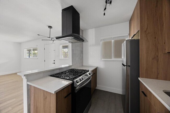 Primary Photo - 7929 Gault St