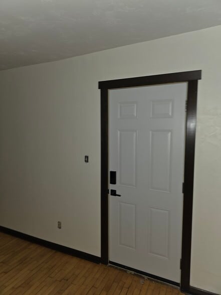 Building Photo - 270 Kaukauna St