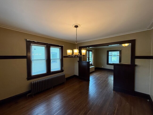 Building Photo - Charming 3 bedroom 1 bath in University/Lexington neighborhood!
