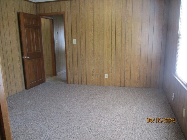 Building Photo - 2702 S Ridge Ave