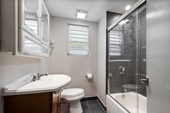 Building Photo - 3001 W Chase Ave