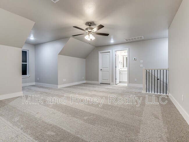 Building Photo - 8225 Jenny Ln