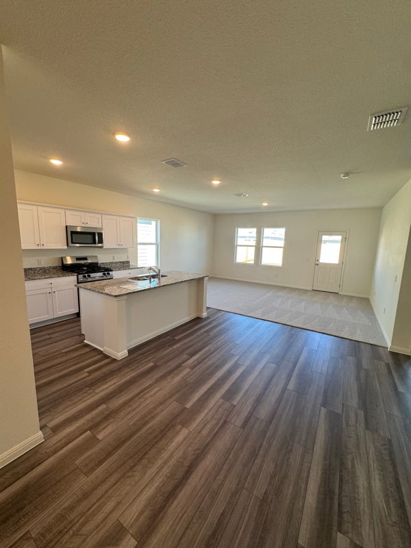 Building Photo - 207 Fox Hvn Rd