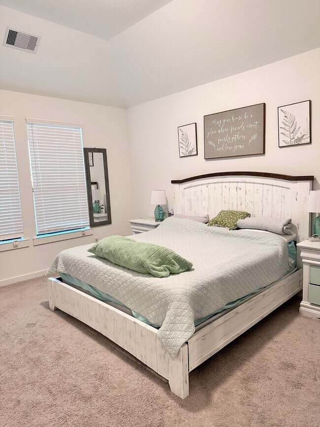 Building Photo - 13110 Blue Flora Dr