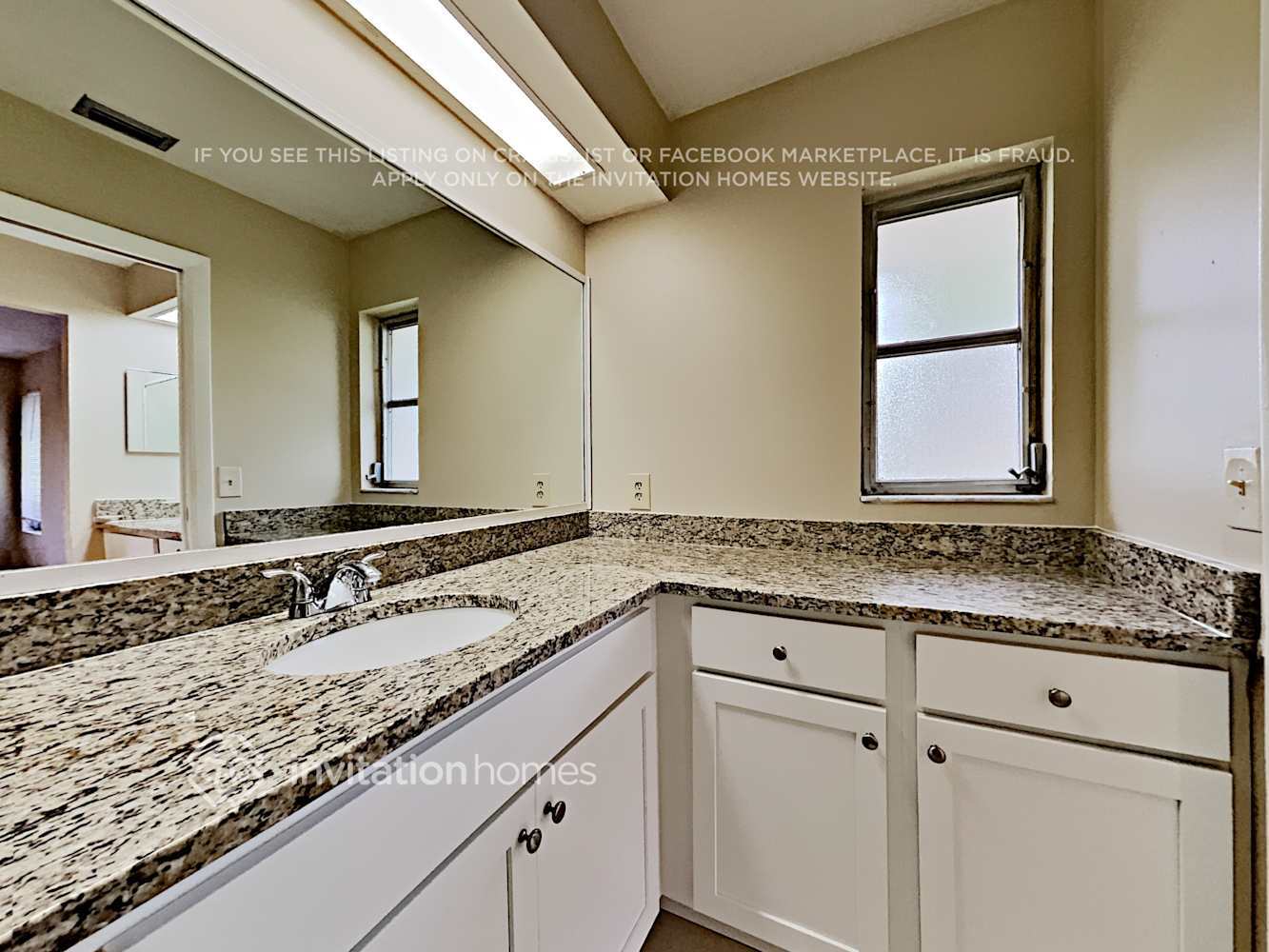 Building Photo - 2059 Sandpiper Dr
