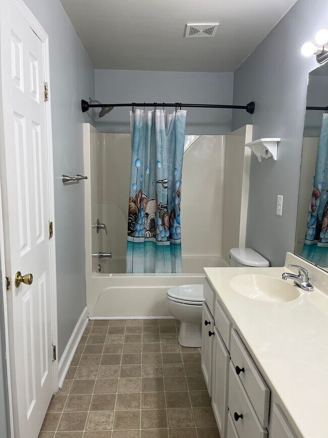 Building Photo - Pristine 2Br 2.5Ba in Persimmon Hill