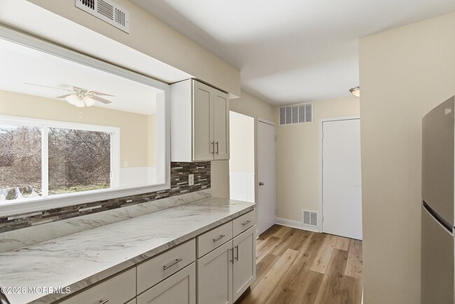 Building Photo - 40 Greenwood Loop Rd