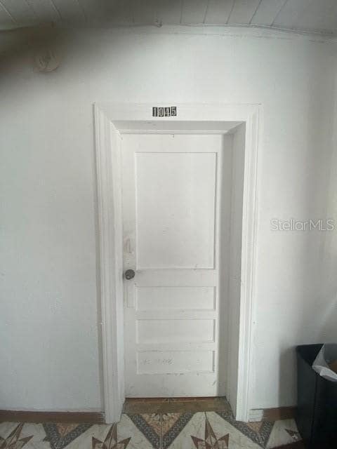 Building Photo - 1045 E Lake Parker Dr