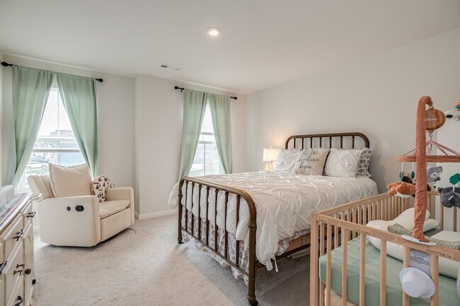 Building Photo - 1232 Savannah Ave