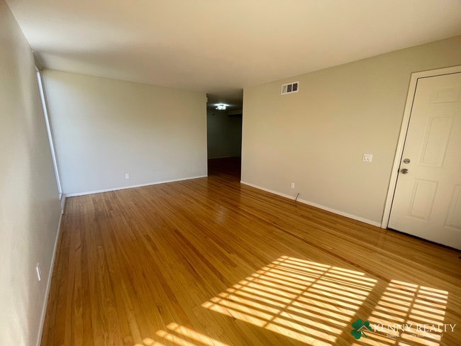 Building Photo - Spacious Four Bedroom Home in Westborough Neighborhood in South San Francisco