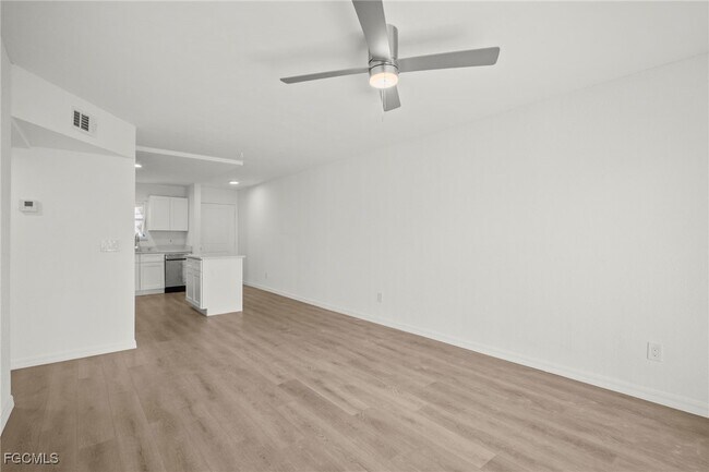 Building Photo - 16881 Davis Rd