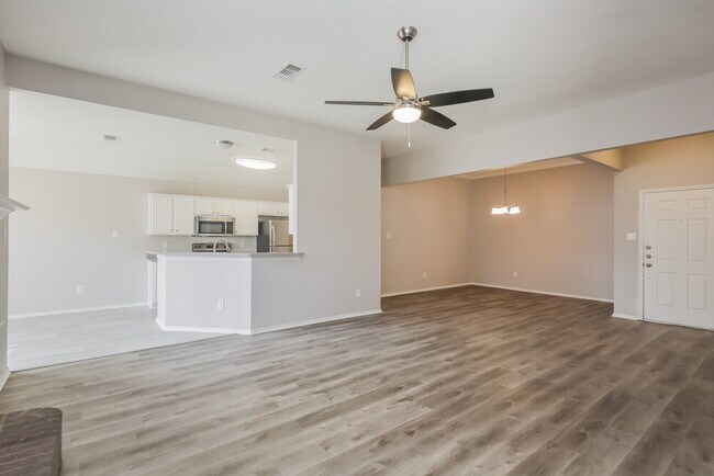 Building Photo - 828 Passive Dr