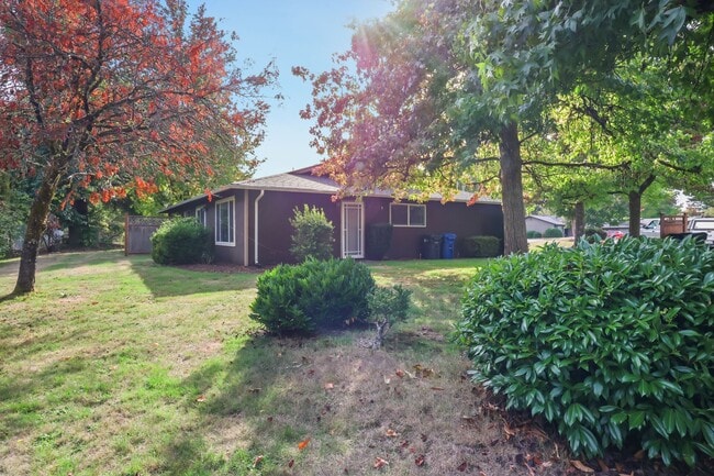 Building Photo - MOVE IN READY NOW! Normandy Park 1 level 2...