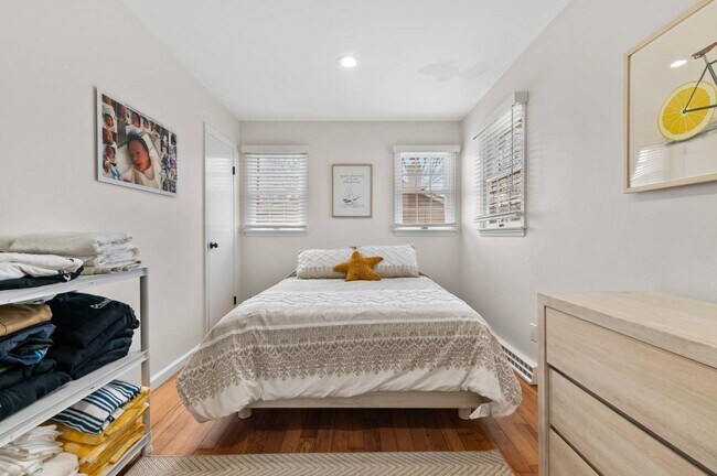 Building Photo - 7 Whiting Rd