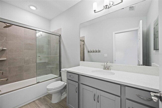 Building Photo - 3040 Via Sienna Cir