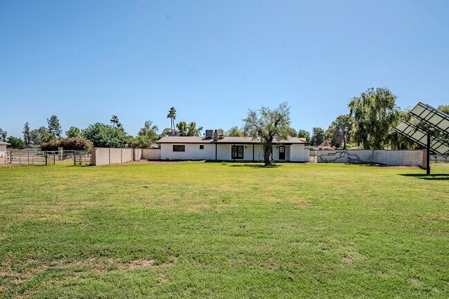 Building Photo - 834 N Constellation Way