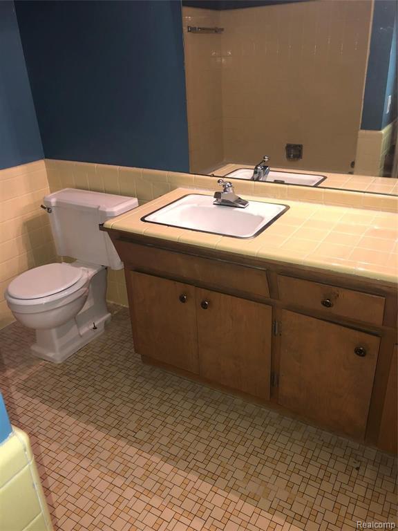 Building Photo - 20231 Kelly Rd