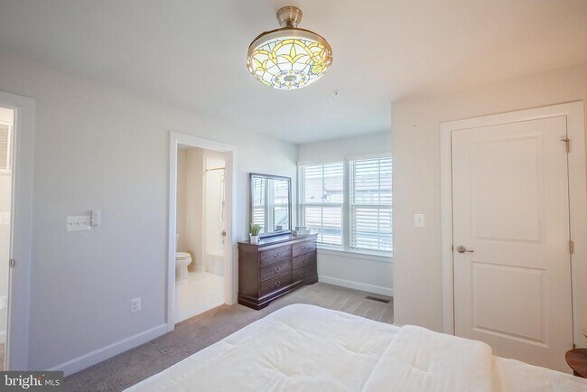 Building Photo - 22308 Seabring Terrace