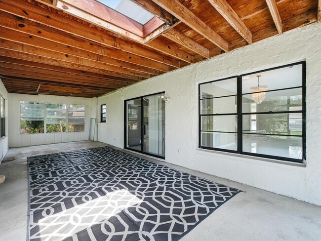 Building Photo - 11314 Laurel Crest Ln