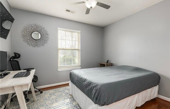Building Photo - 3BR/2BR Home For Rent - Fenced Back Yard w...