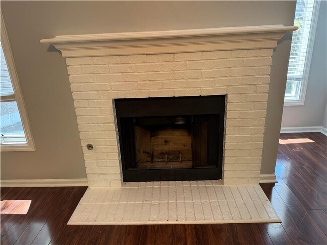 Building Photo - 17 St Claire Ln NE