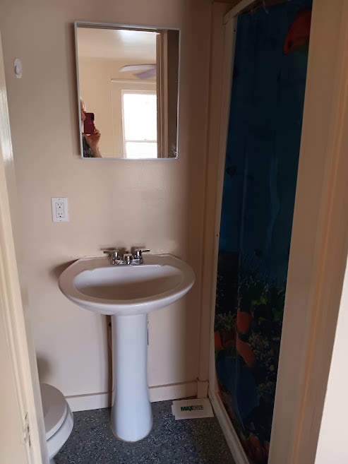 Building Photo - 112 E Nelson St