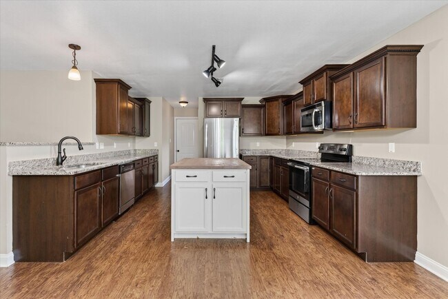 Building Photo - 2228 Killington Dr