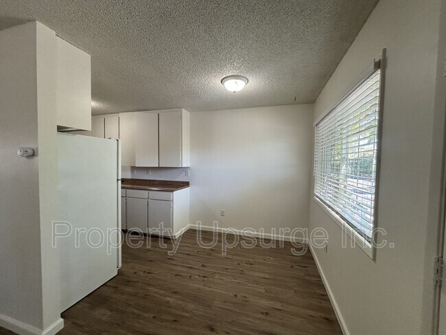 Building Photo - 705 Kimball Rd