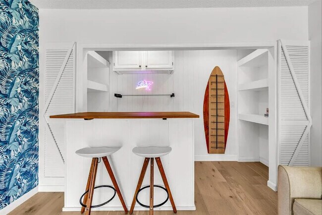 Building Photo - 1684 SE 10th Ave