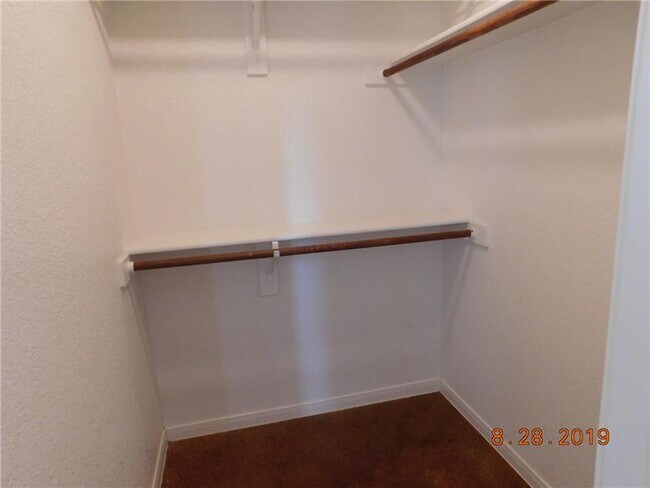 Building Photo - 1202 Cavalry Ln