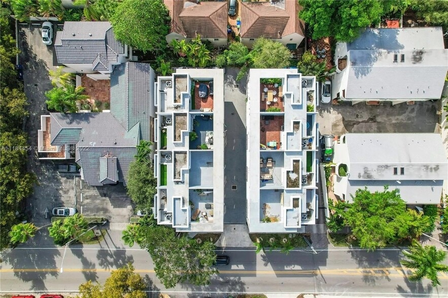 Building Photo - 2926 Bird Ave