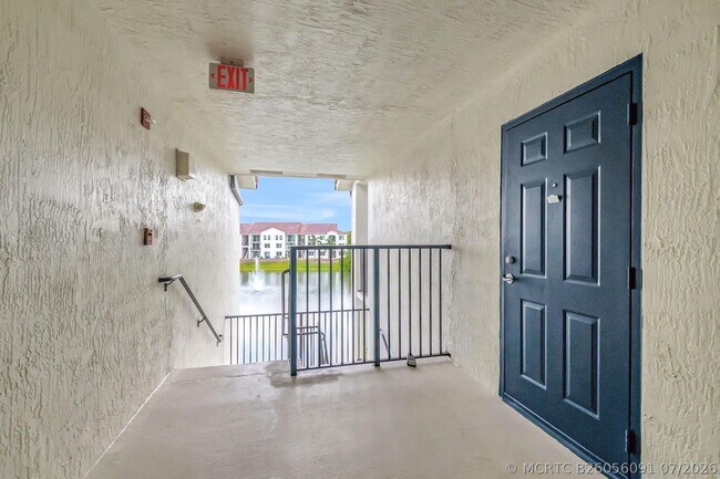 Building Photo - 920 Villa Cir
