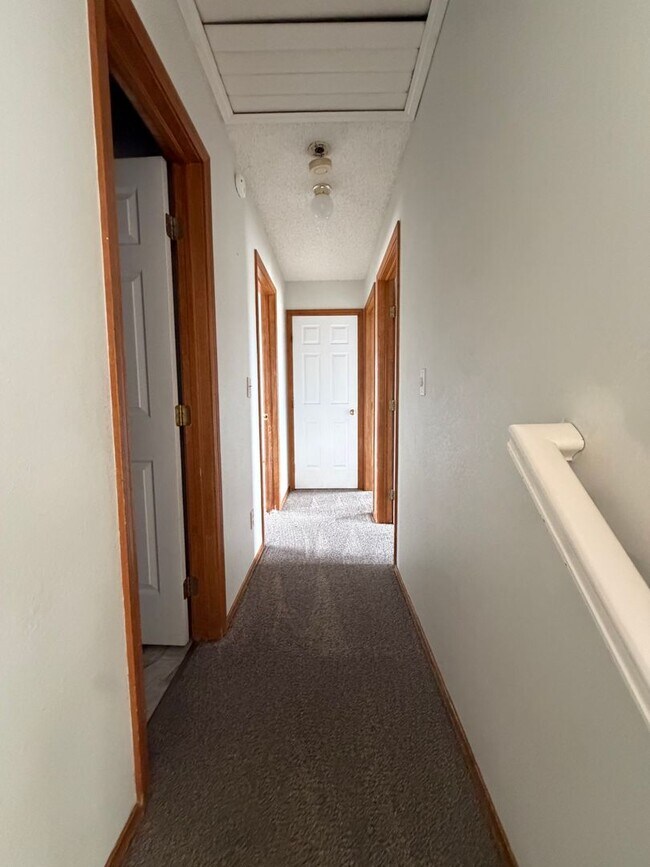 Building Photo - Vickers Heights 4 Bedroom, 3 Bathroom Single Family Home with Fenced in Yard