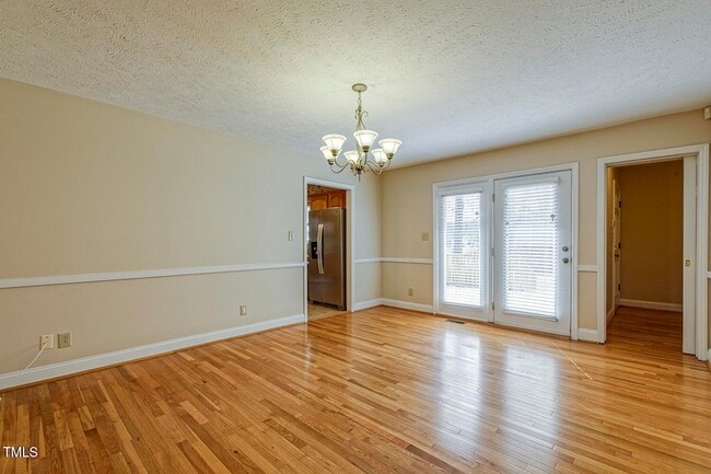 Building Photo - 4610 Linden Rd