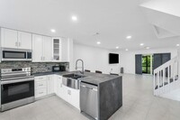 Building Photo - 6435 Boca Cir