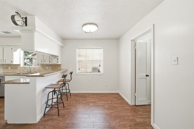 Building Photo - 1914 Abby Aldrich Ln